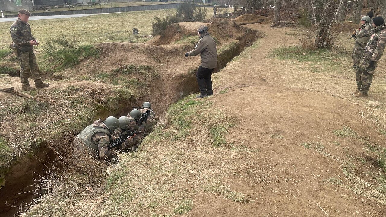 Военно обучение в рамките на мисията на ЕС в подкрепа на Украйна. Снимката е от хранилище и не показва самото събитие.